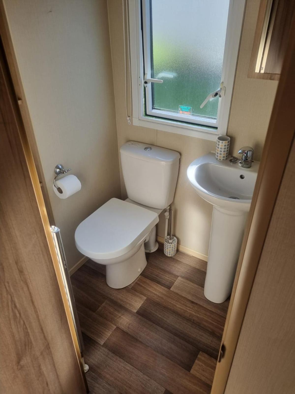 Newquay Bay Porth Caravan - 6 Berth Exteriör bild