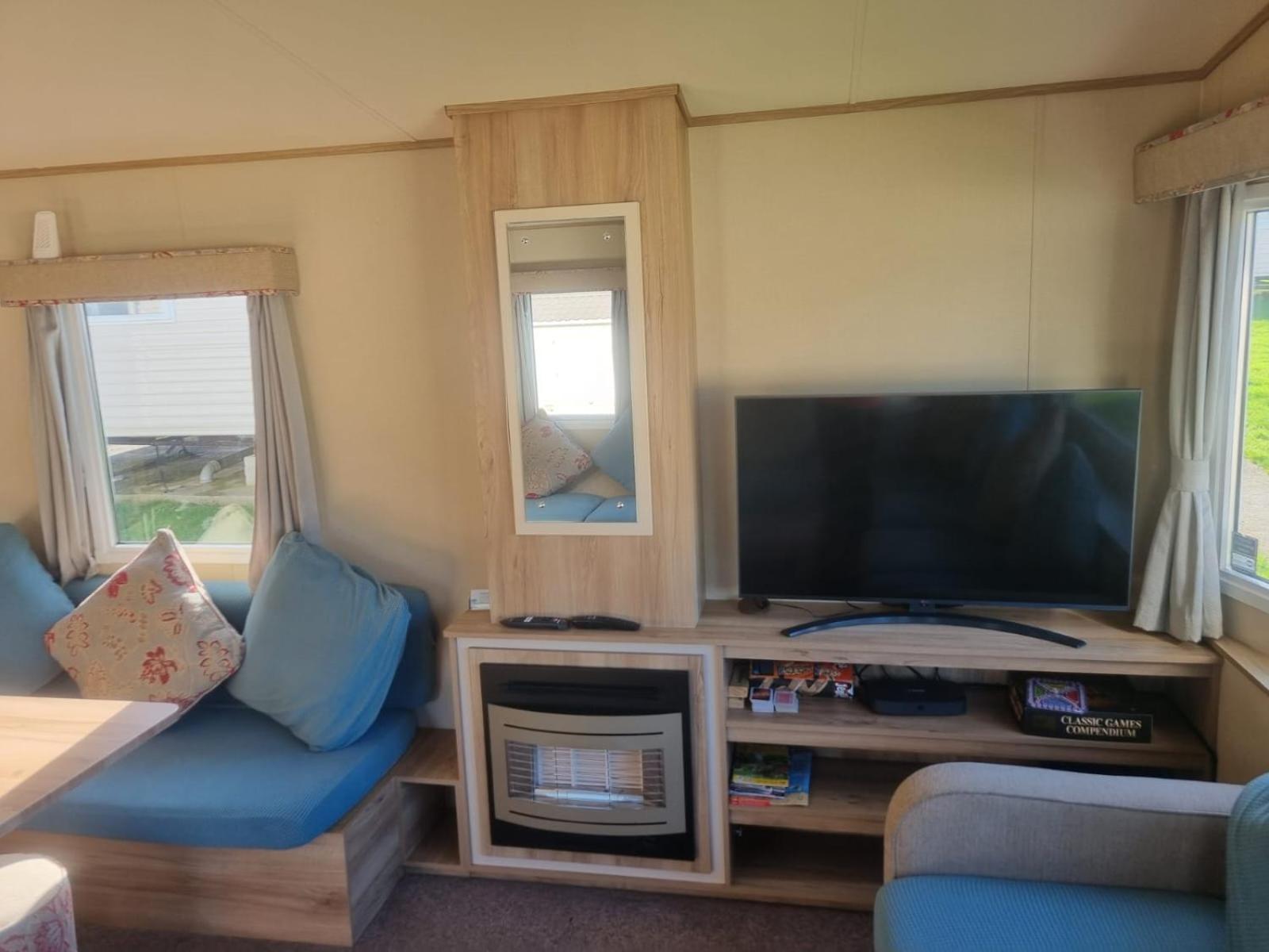 Newquay Bay Porth Caravan - 6 Berth Exteriör bild